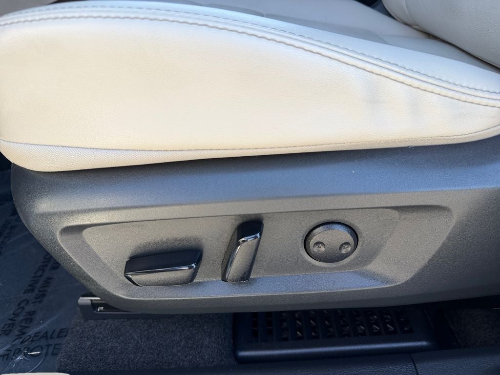 2023 Nissan Rogue SL / One Owner / Premium Package / AWD /