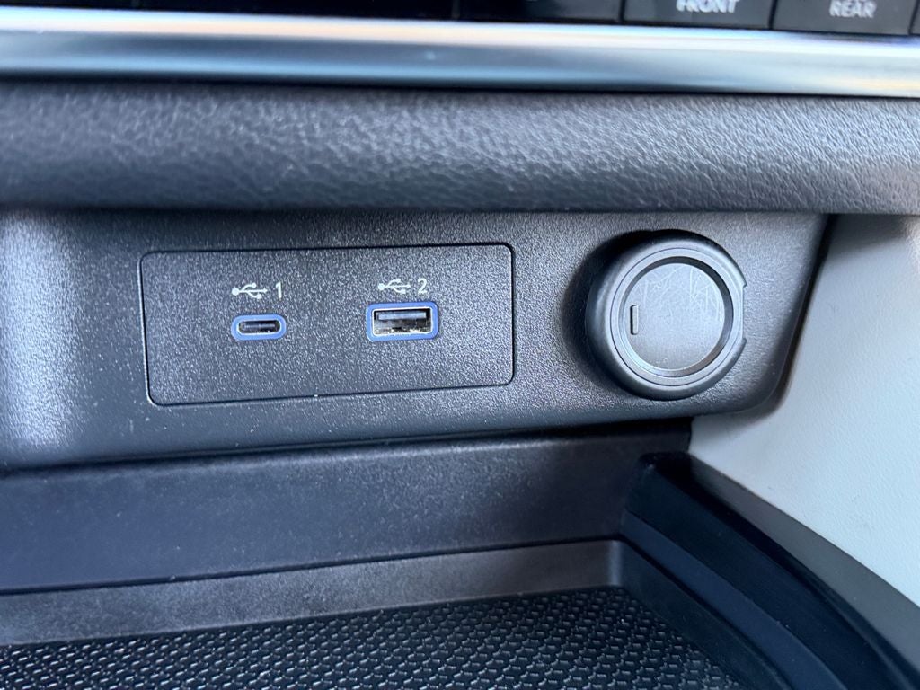 2023 Nissan Rogue SL / One Owner / Premium Package / AWD /