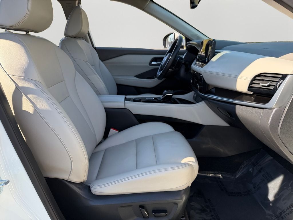 2023 Nissan Rogue SL / One Owner / Premium Package / AWD /