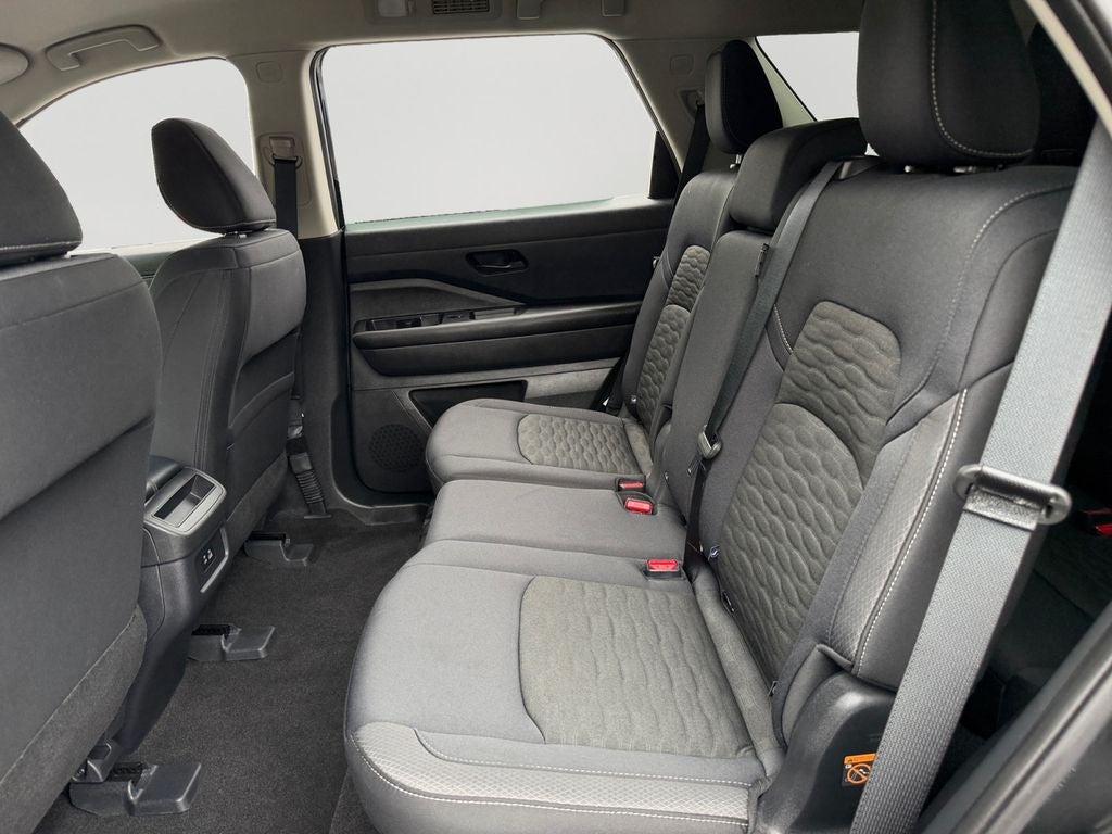 2025 Nissan Pathfinder S / One Owner