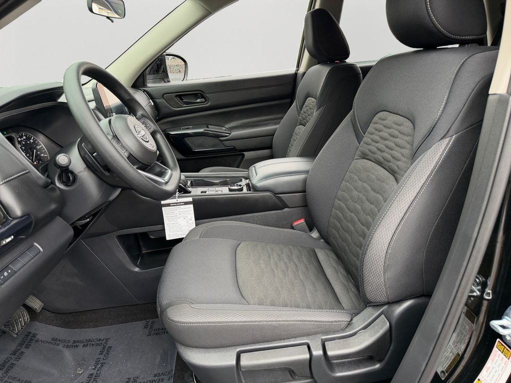 2025 Nissan Pathfinder S / One Owner
