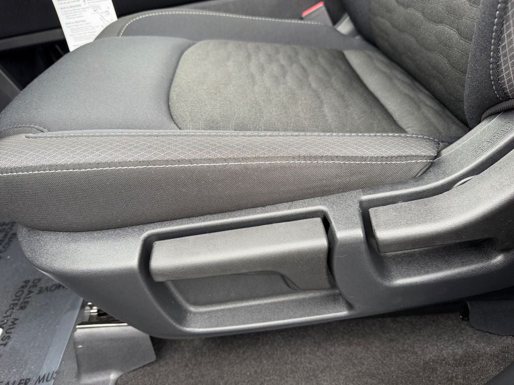 2025 Nissan Pathfinder S / One Owner