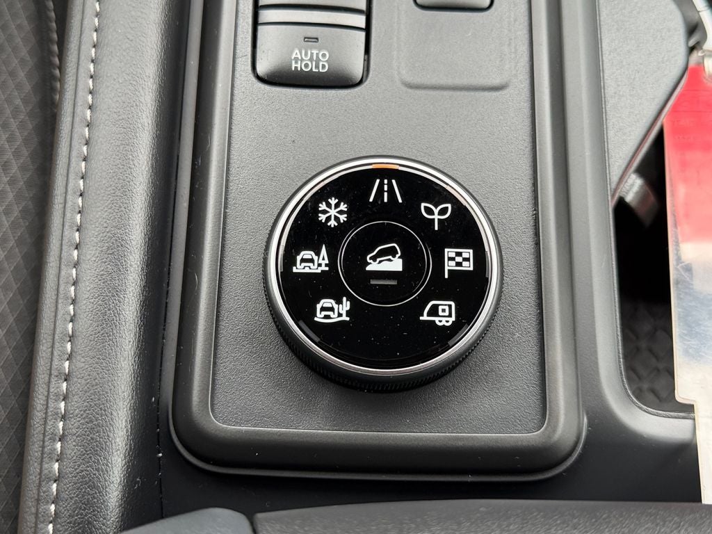 2025 Nissan Pathfinder S / One Owner