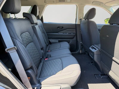 2026 Nissan Pathfinder S
