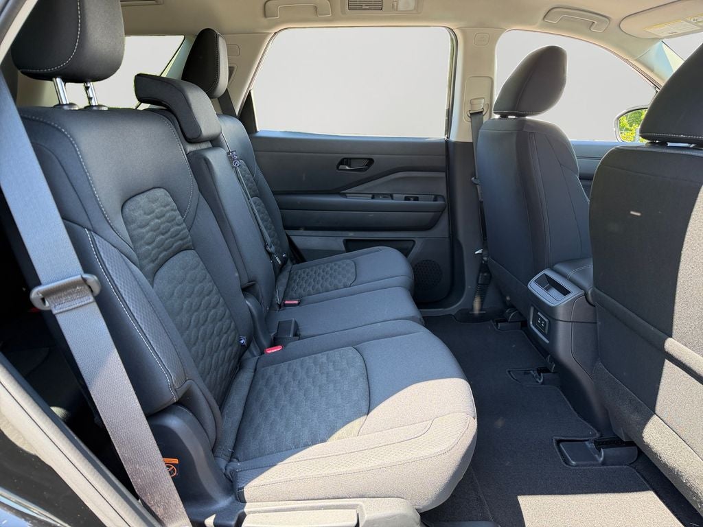 2026 Nissan Pathfinder S