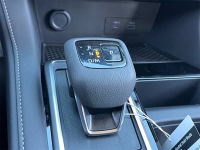 2025 Nissan Pathfinder SV / Premium Package