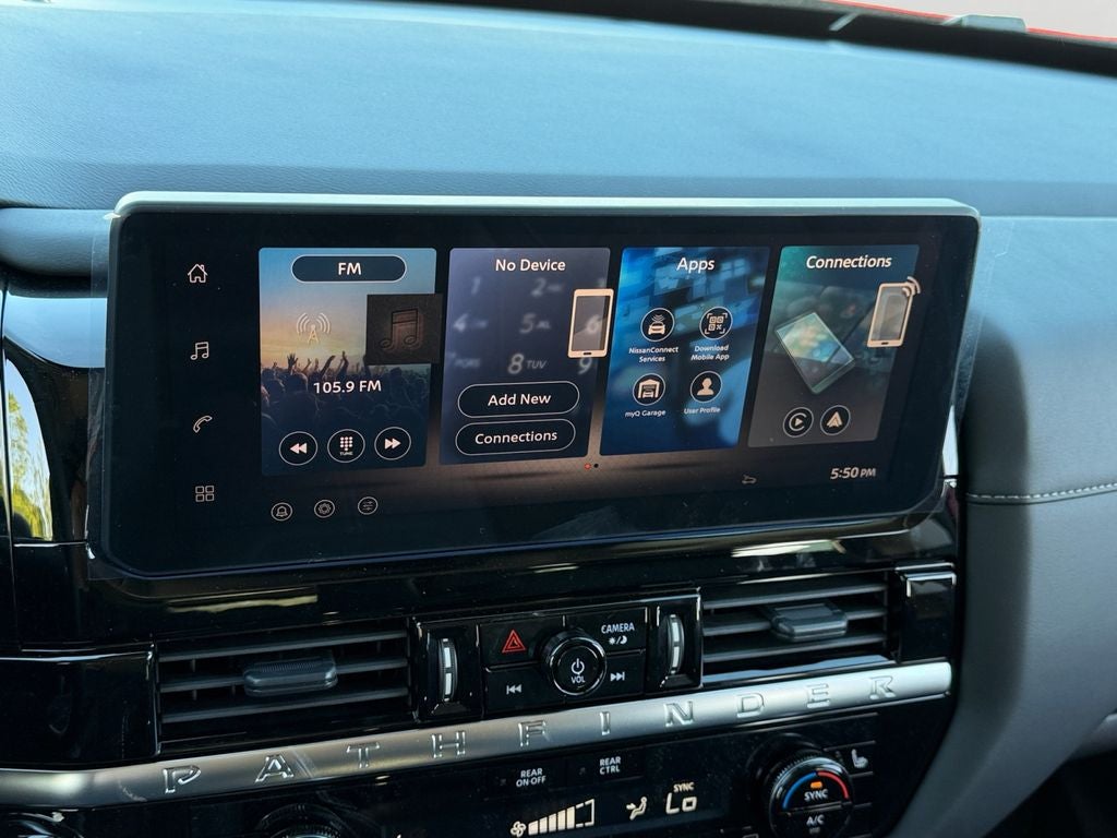 2026 Nissan Pathfinder SV