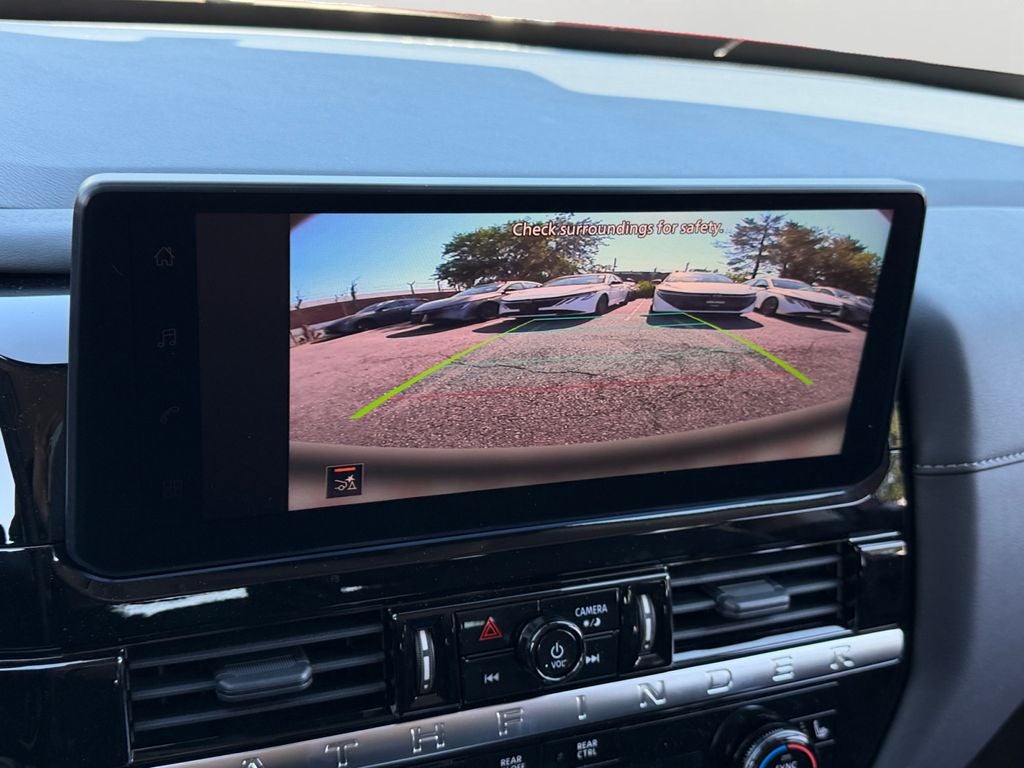 2026 Nissan Pathfinder SV