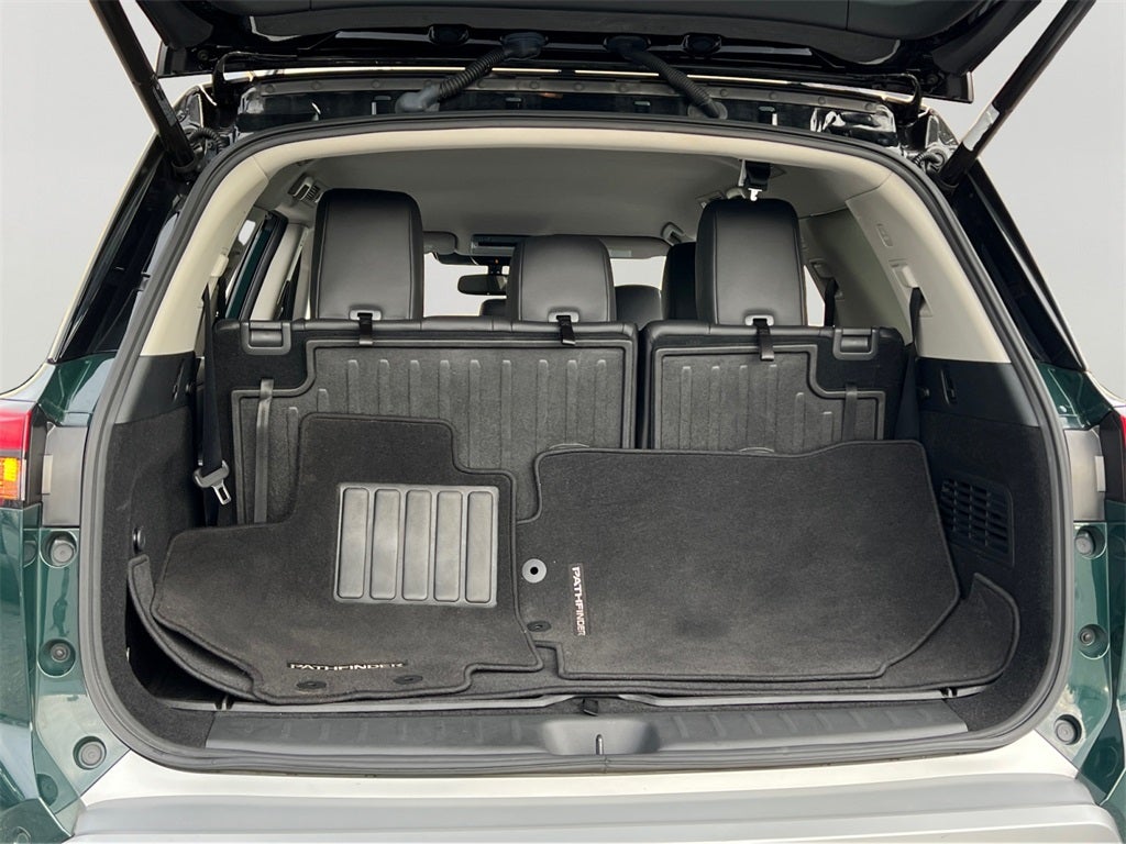 2022 Nissan Pathfinder SL SL Black Package / Cargo Package / Lighting Packag