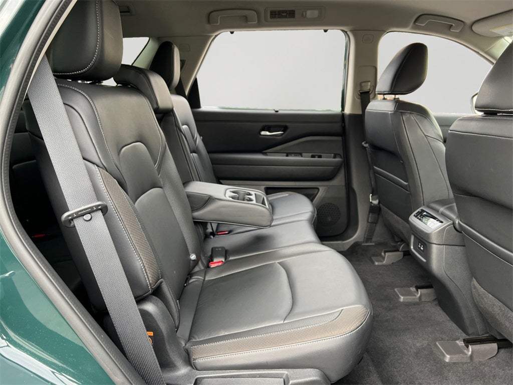 2022 Nissan Pathfinder SL SL Black Package / Cargo Package / Lighting Packag