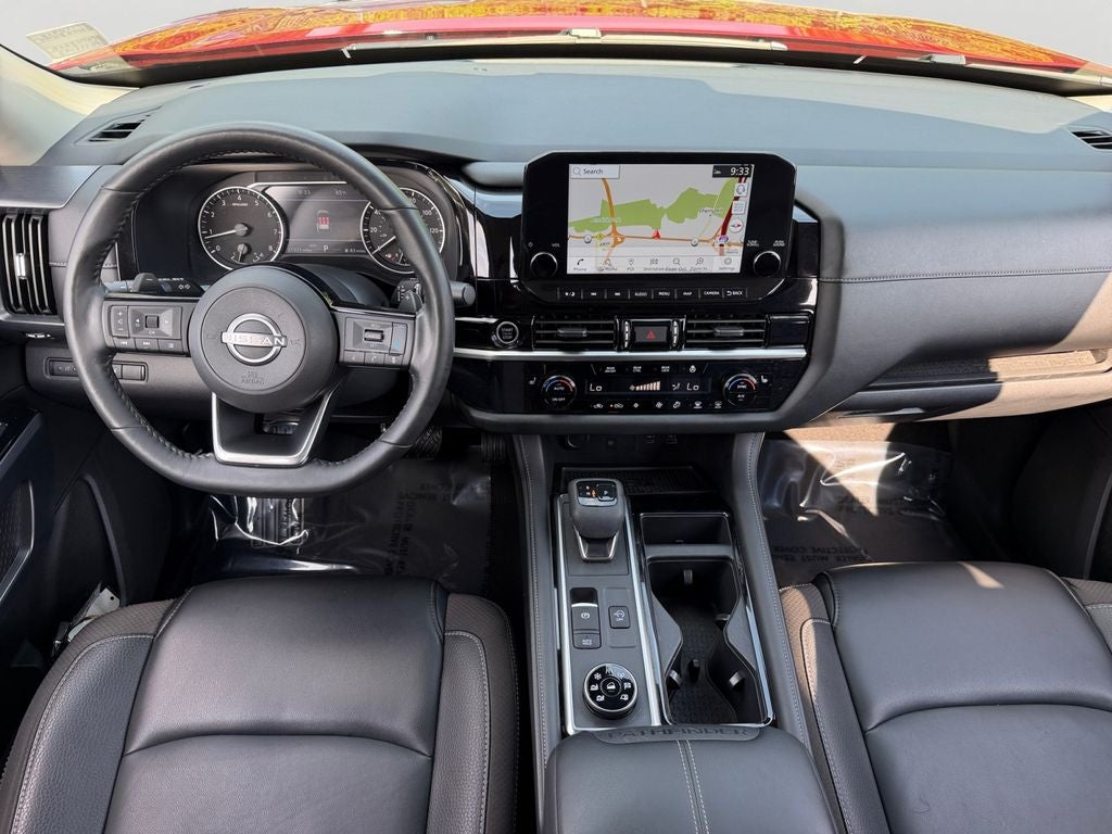 2023 Nissan Pathfinder SL / One Owner