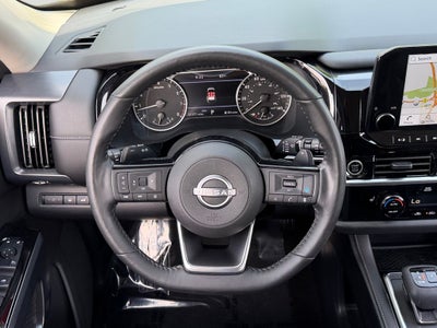 2023 Nissan Pathfinder SL / One Owner
