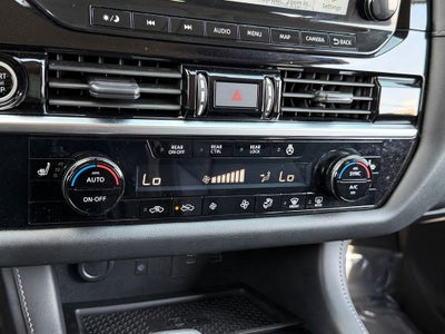 2023 Nissan Pathfinder SL / One Owner