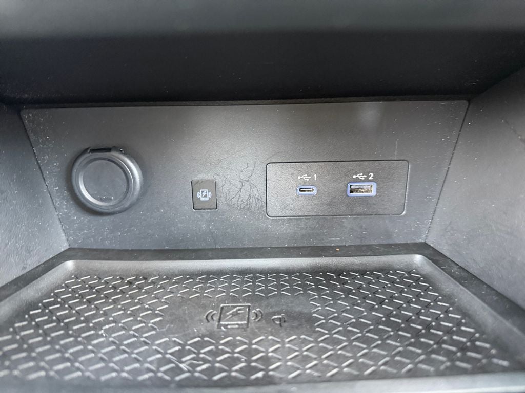 2023 Nissan Pathfinder SL / One Owner