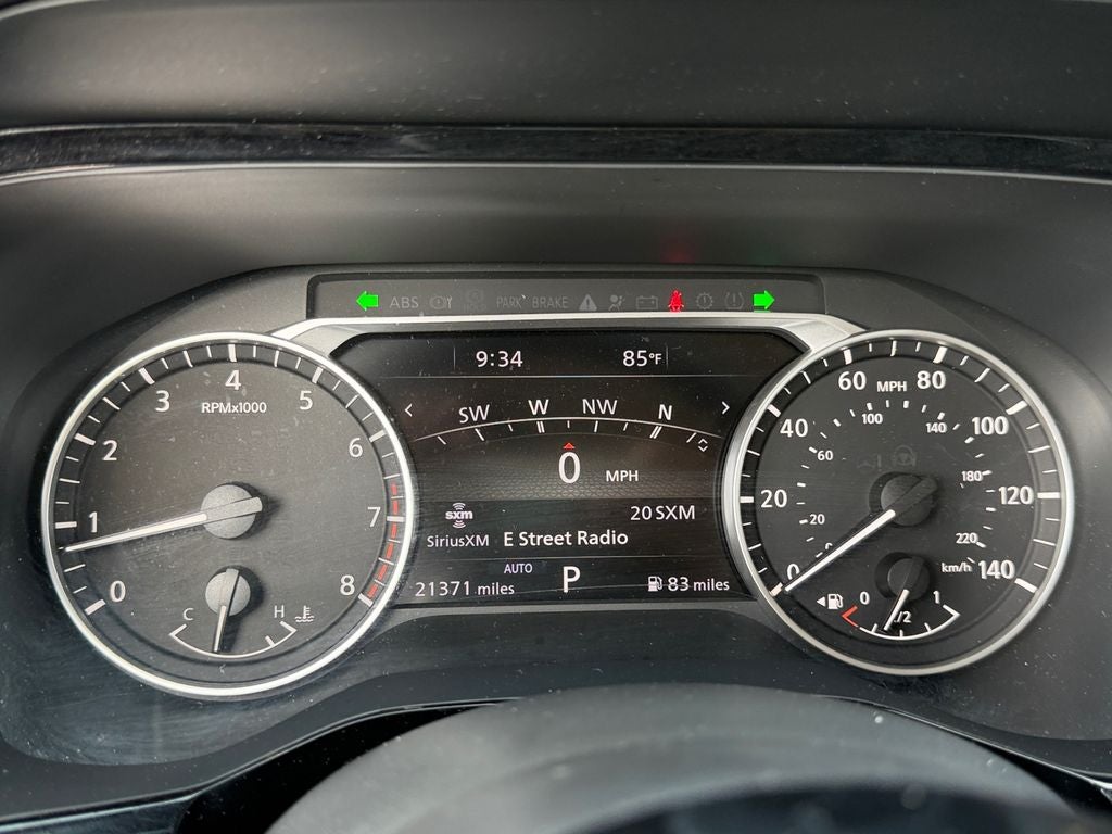 2023 Nissan Pathfinder SL / One Owner