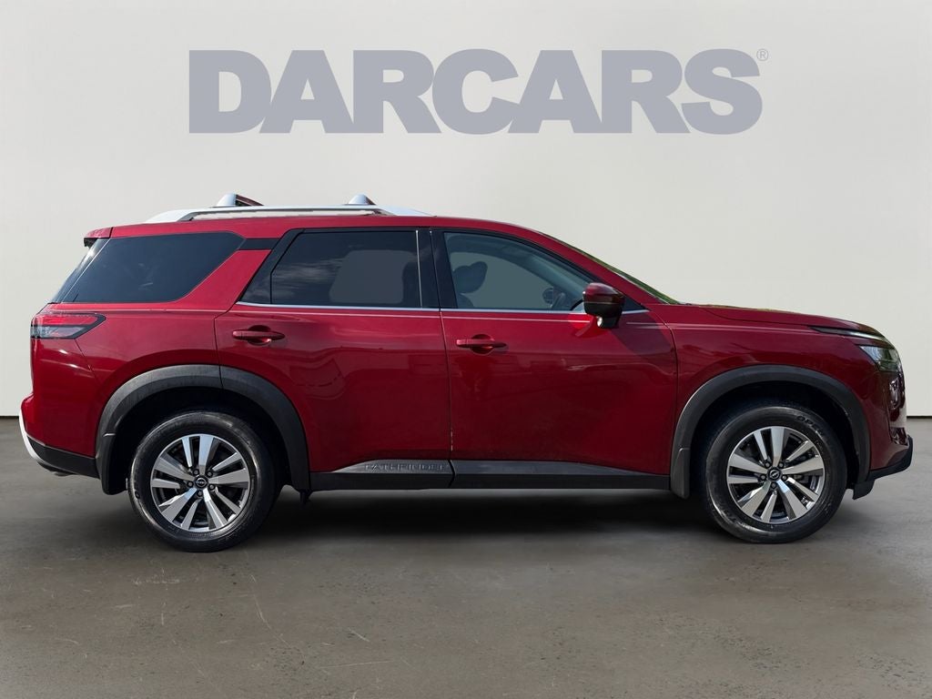 2023 Nissan Pathfinder SL / One Owner