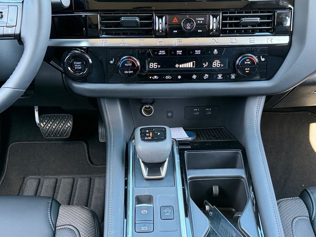 2026 Nissan Pathfinder SL