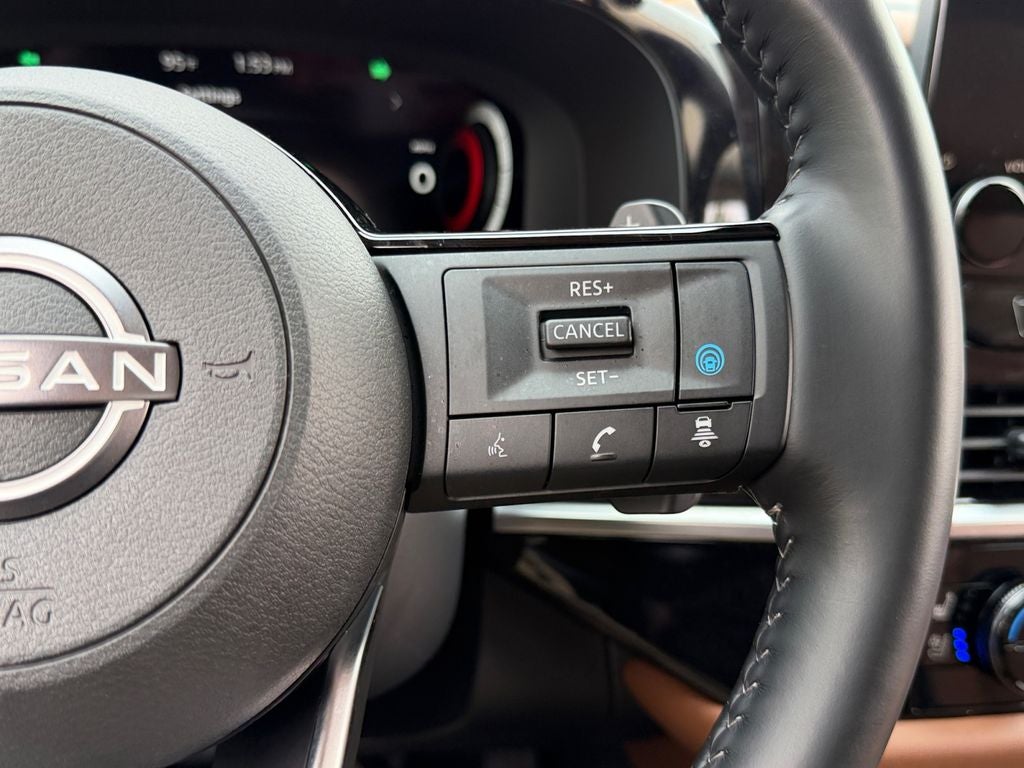 2025 Nissan Pathfinder Platinum / One Owner