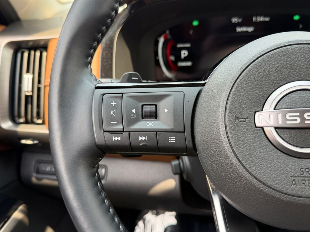 2025 Nissan Pathfinder Platinum / One Owner