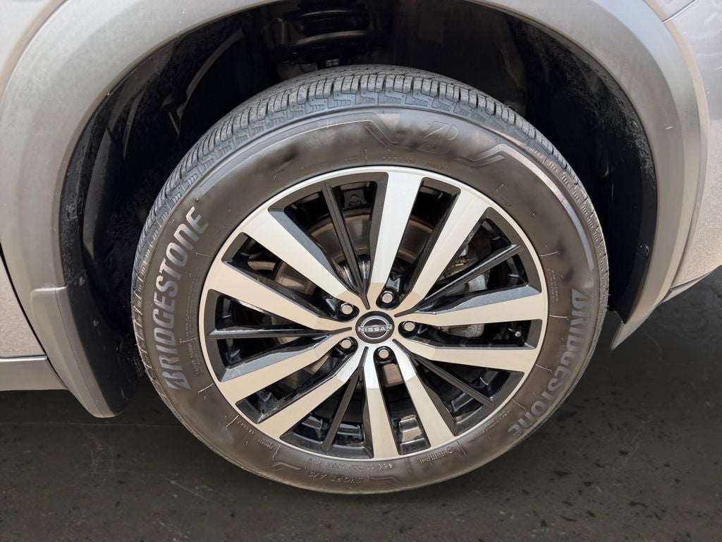 2025 Nissan Pathfinder Platinum / One Owner