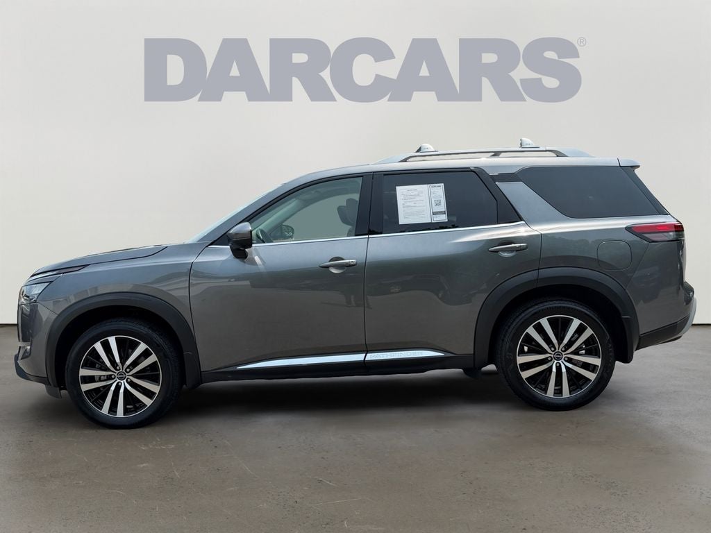 2025 Nissan Pathfinder Platinum / One Owner