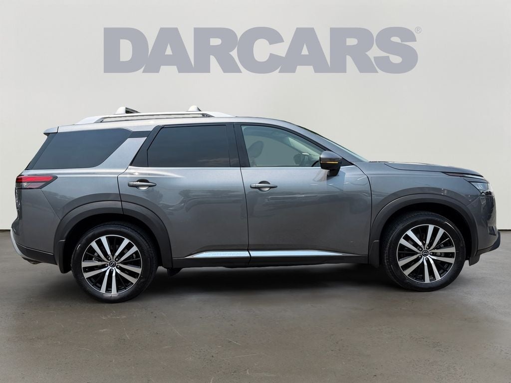 2025 Nissan Pathfinder Platinum / One Owner