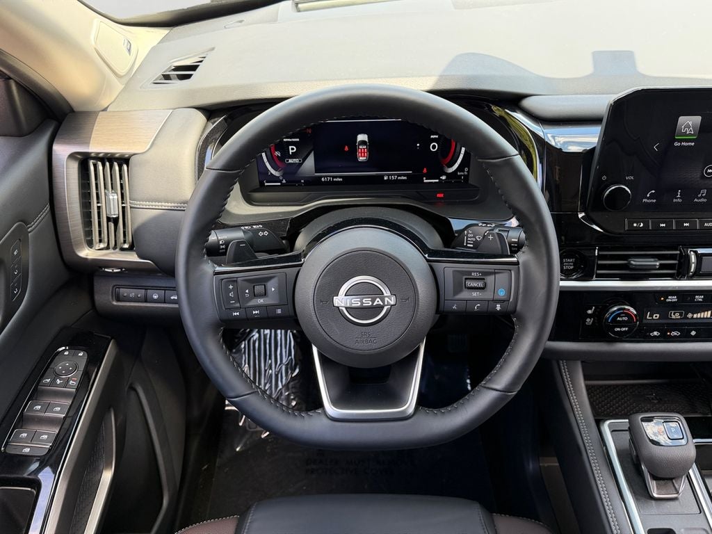 2025 Nissan Pathfinder Platinum