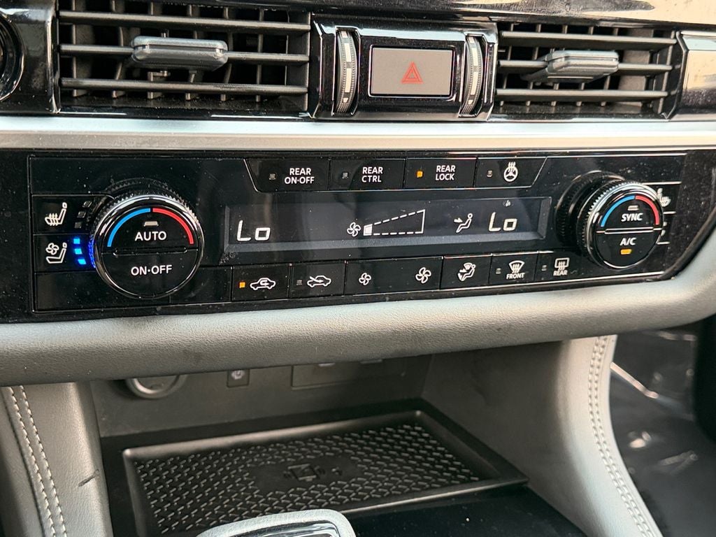 2025 Nissan Pathfinder Platinum / One Owner