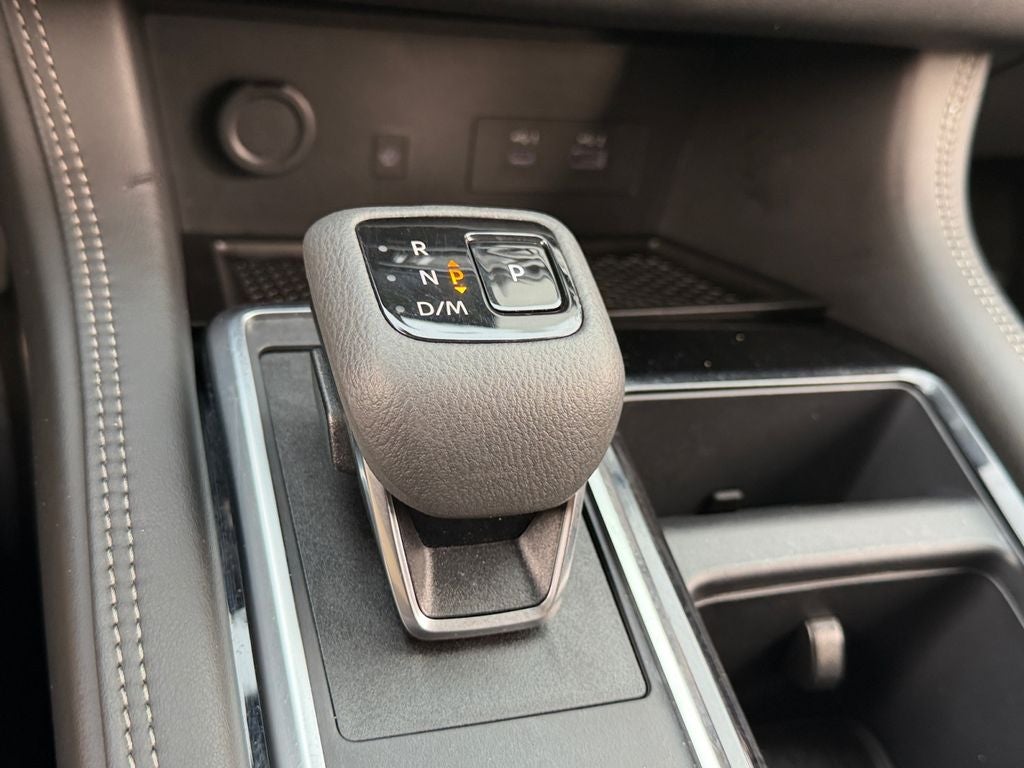 2025 Nissan Pathfinder Platinum / One Owner