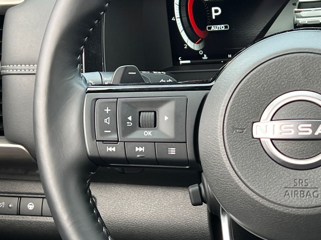 2025 Nissan Pathfinder Platinum / One Owner / 4WD / Cargo Package / Roof Rails w/