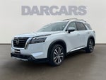2025 Nissan Pathfinder Platinum / One Owner / 4WD / Cargo Package / Roof Rails w/