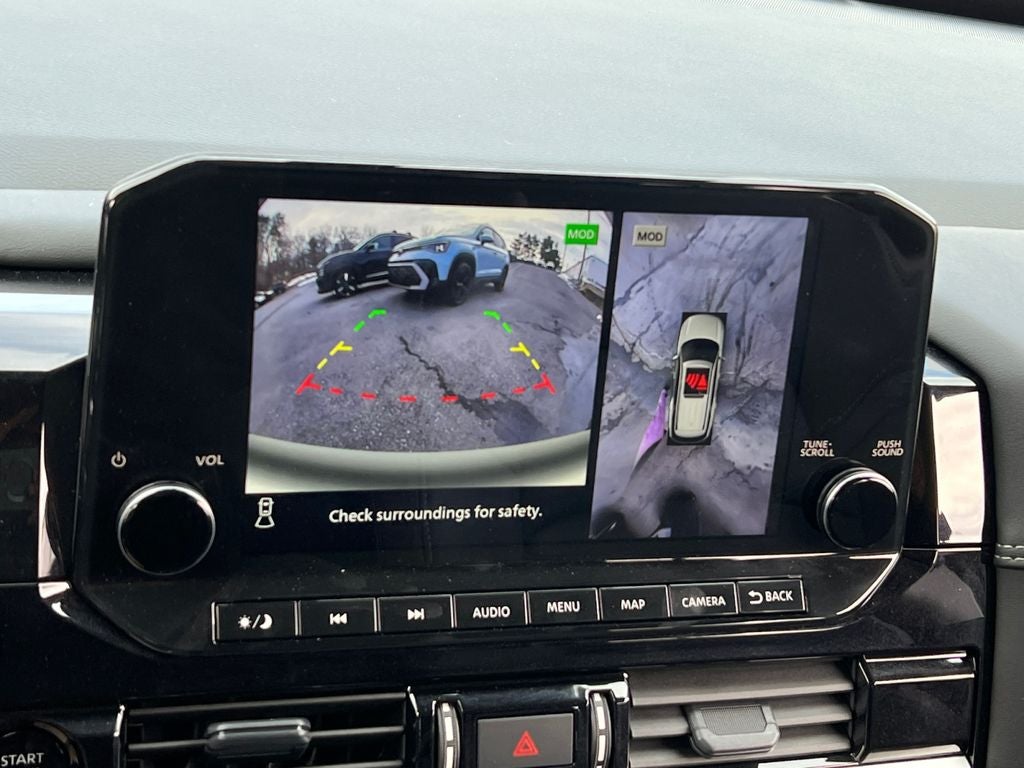 2025 Nissan Pathfinder Platinum / One Owner / 4WD / Cargo Package / Roof Rails w/