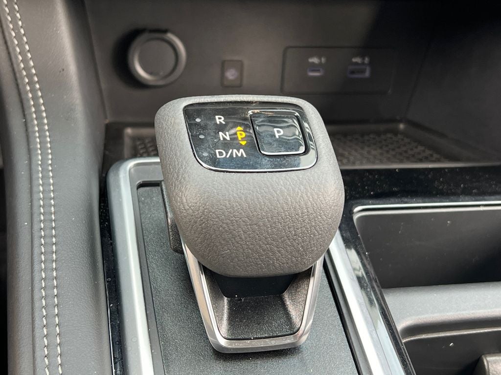 2025 Nissan Pathfinder Platinum / One Owner / 4WD / Cargo Package / Roof Rails w/