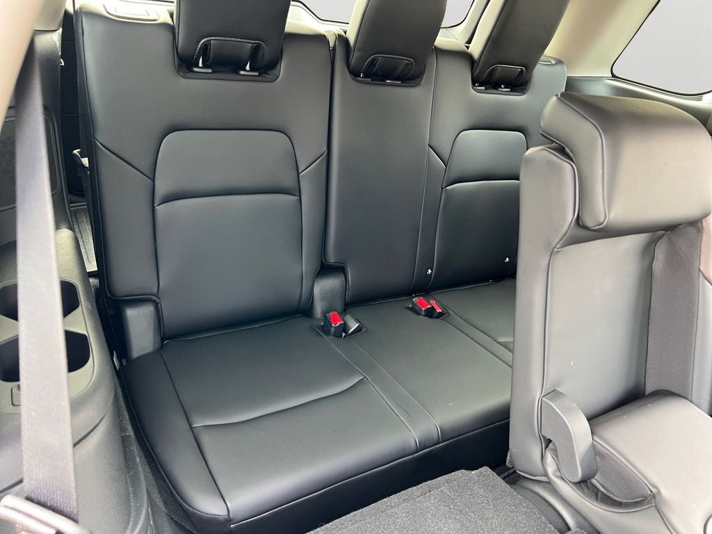 2025 Nissan Pathfinder Platinum / One Owner / 4WD / Cargo Package / Roof Rails w/