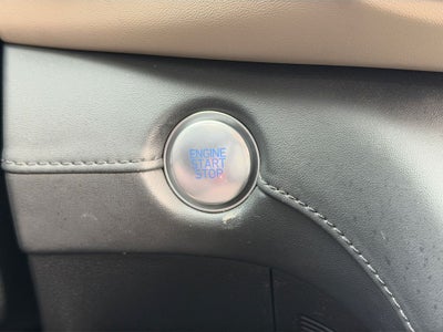 2022 Hyundai Santa Fe Limited / One Owner /