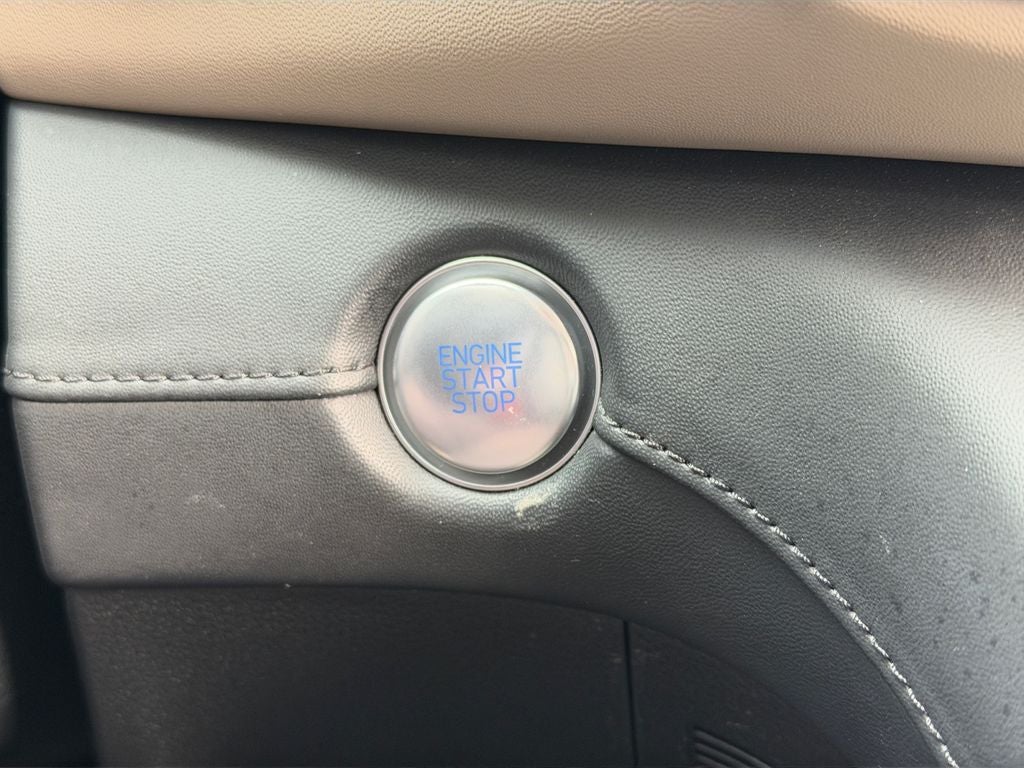 2022 Hyundai Santa Fe Limited / One Owner /