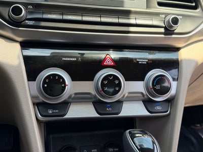 2019 Hyundai Elantra SE