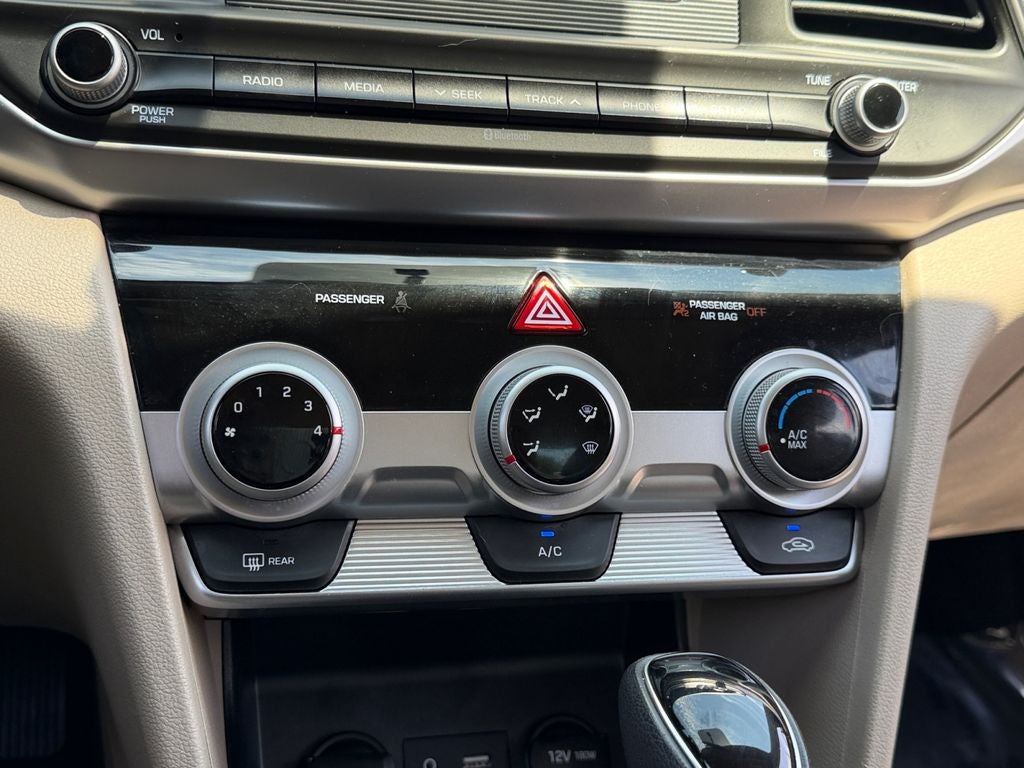 2019 Hyundai Elantra SE