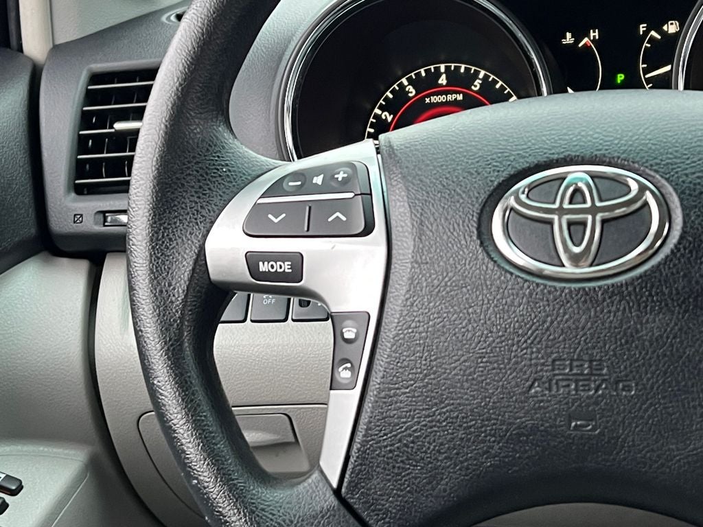 2012 Toyota Highlander Base / One Owner / AWD /