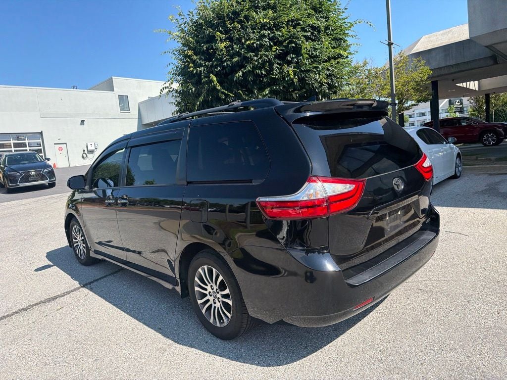 2019 Toyota Sienna XLE 8 Passenger