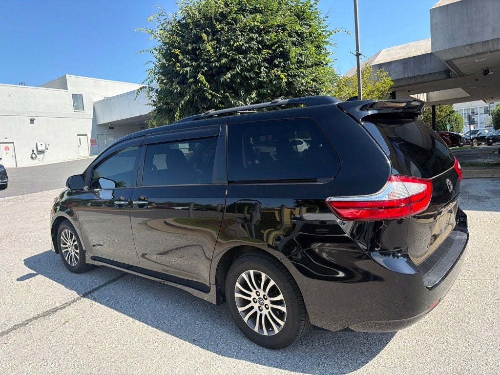 2019 Toyota Sienna XLE 8 Passenger