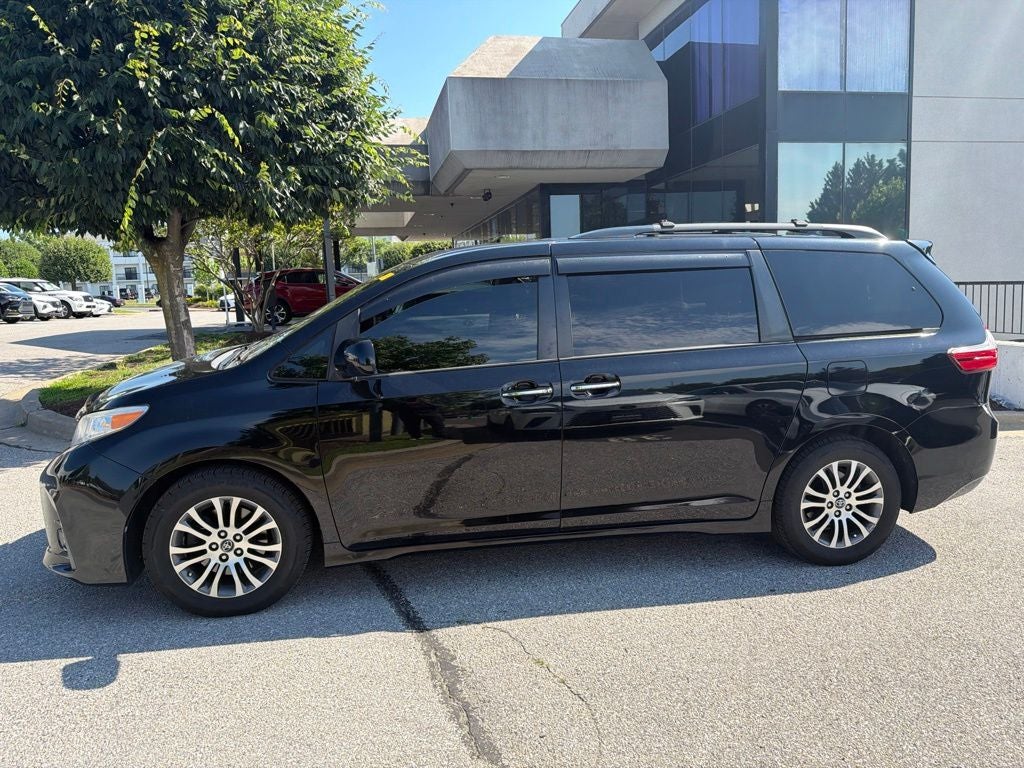 2019 Toyota Sienna XLE 8 Passenger