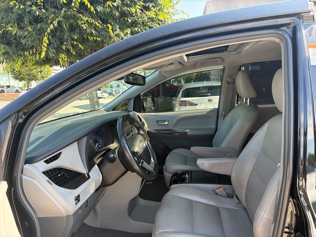 2019 Toyota Sienna XLE 8 Passenger