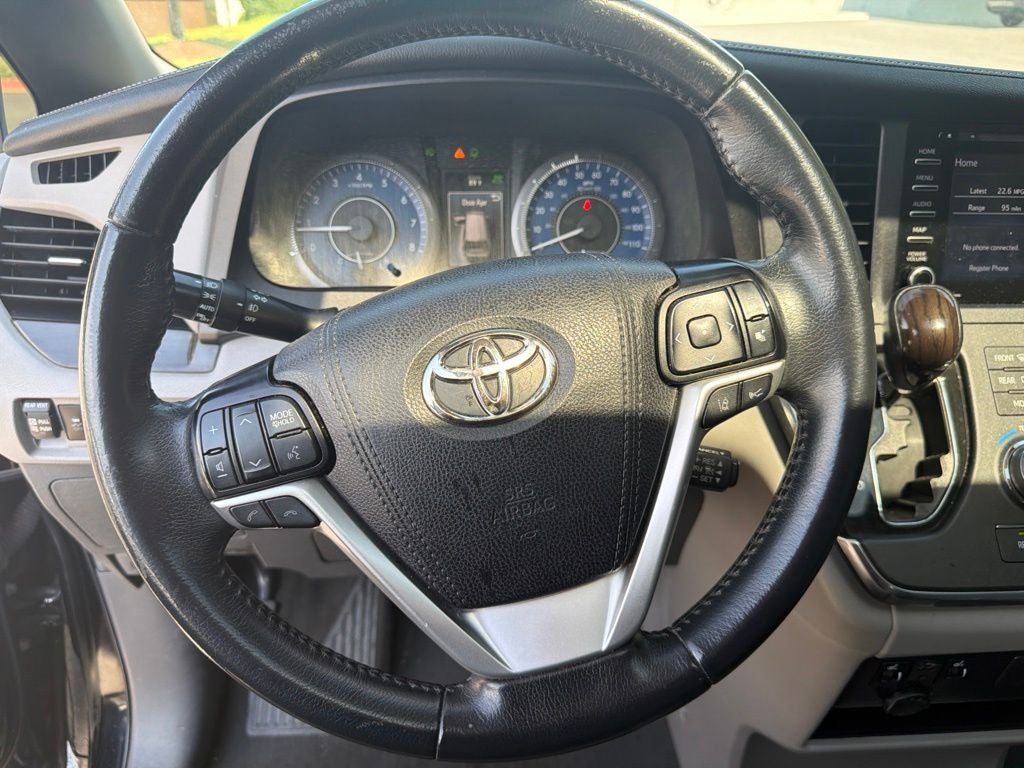 2019 Toyota Sienna XLE 8 Passenger