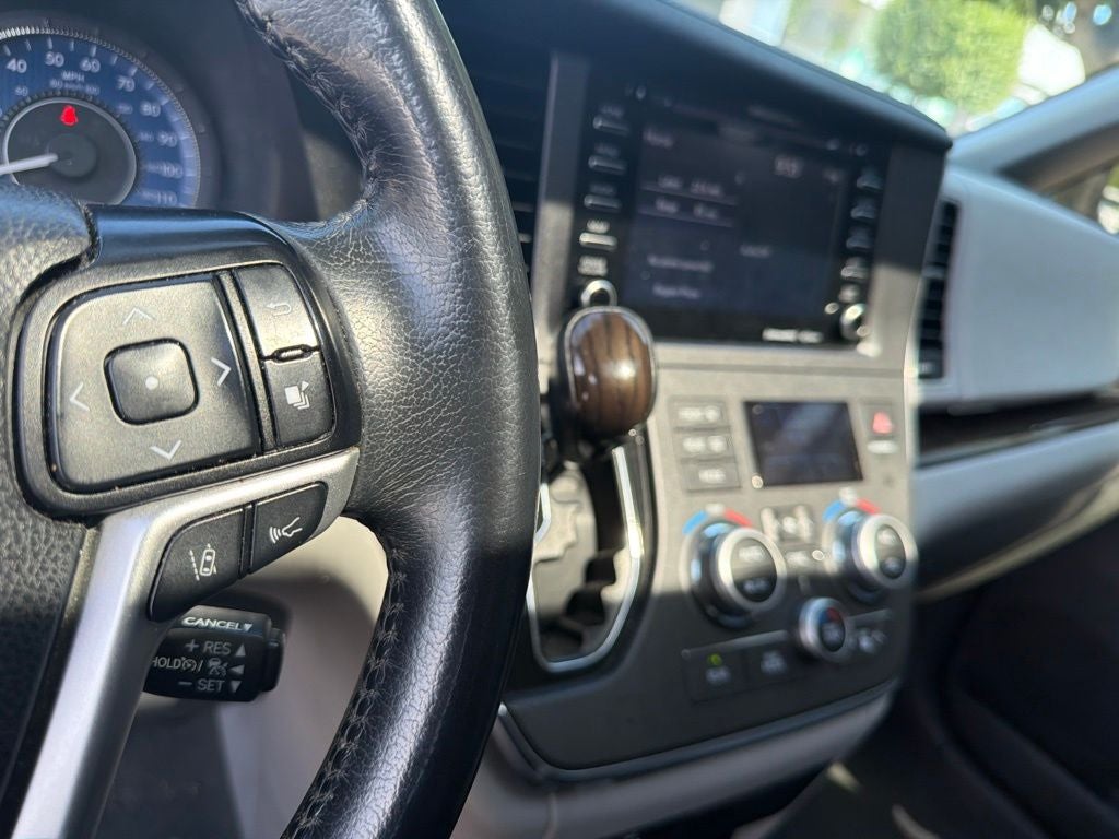 2019 Toyota Sienna XLE 8 Passenger