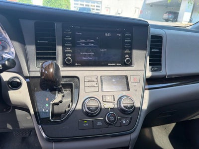 2019 Toyota Sienna XLE 8 Passenger