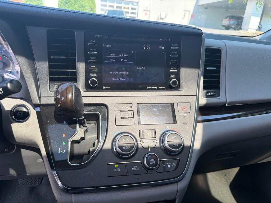 2019 Toyota Sienna XLE 8 Passenger