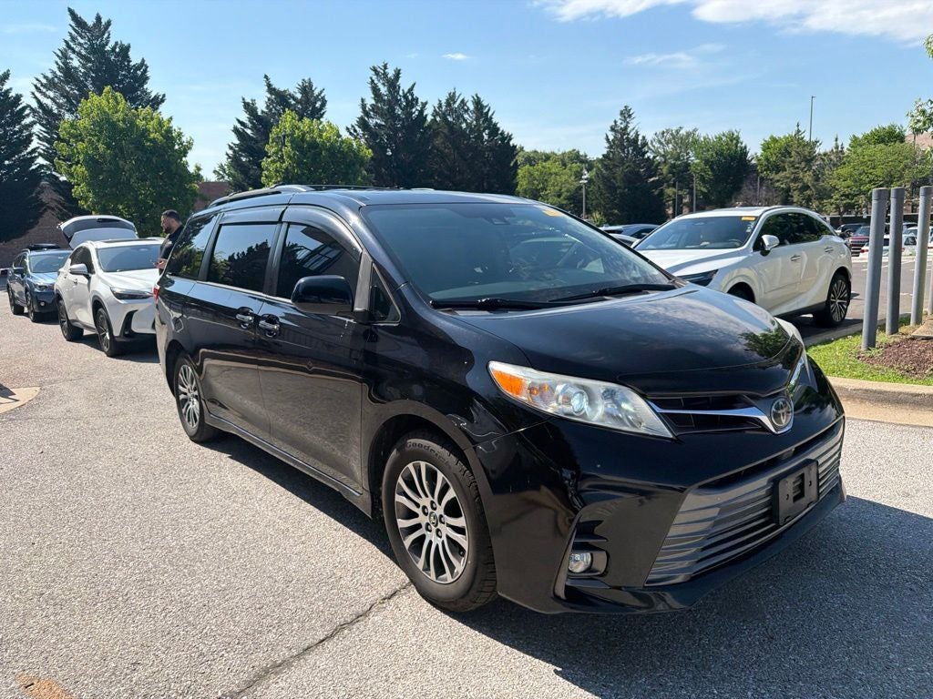 2019 Toyota Sienna XLE 8 Passenger