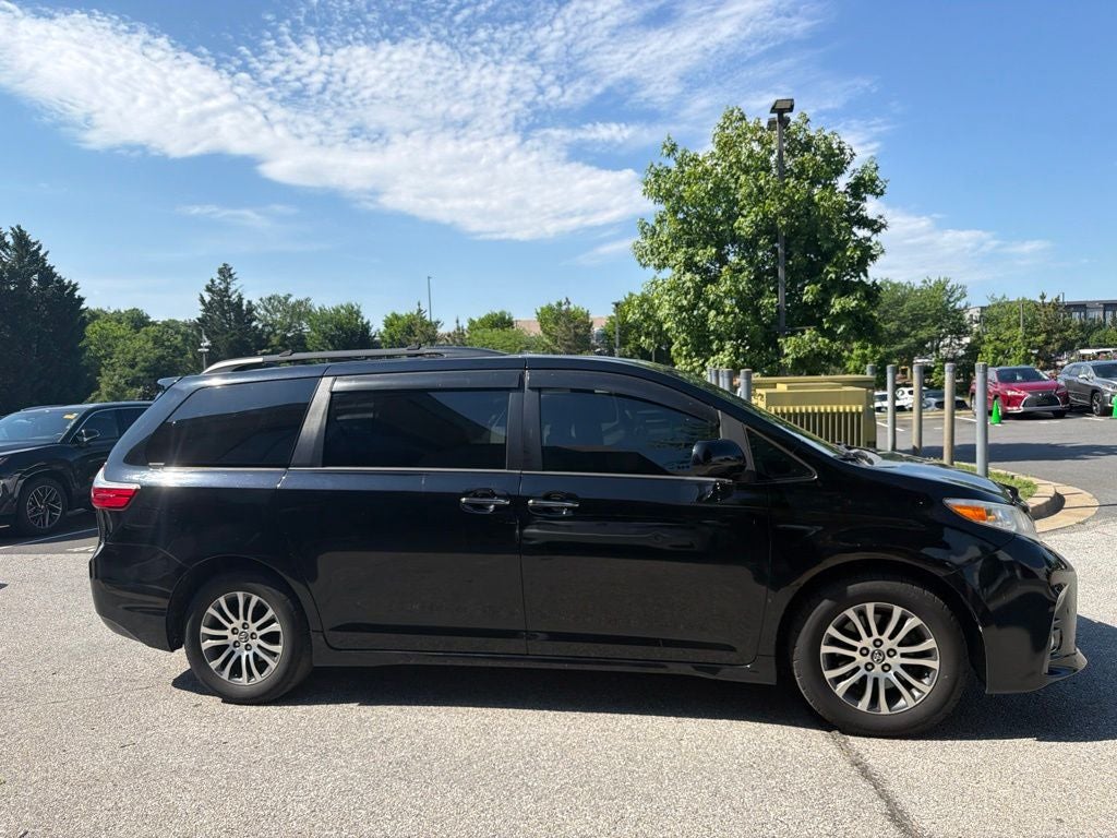 2019 Toyota Sienna XLE 8 Passenger