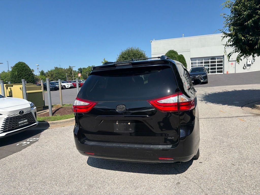 2019 Toyota Sienna XLE 8 Passenger